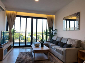 Luxury 2 bed 7th Floor overlooking KOZO with Gym
